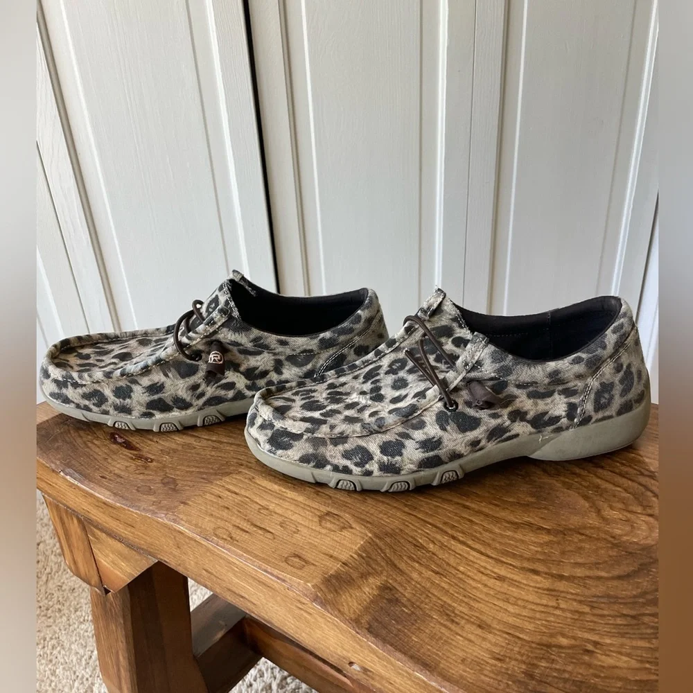 Adorable Roper Chukka - Picture 2 of 6